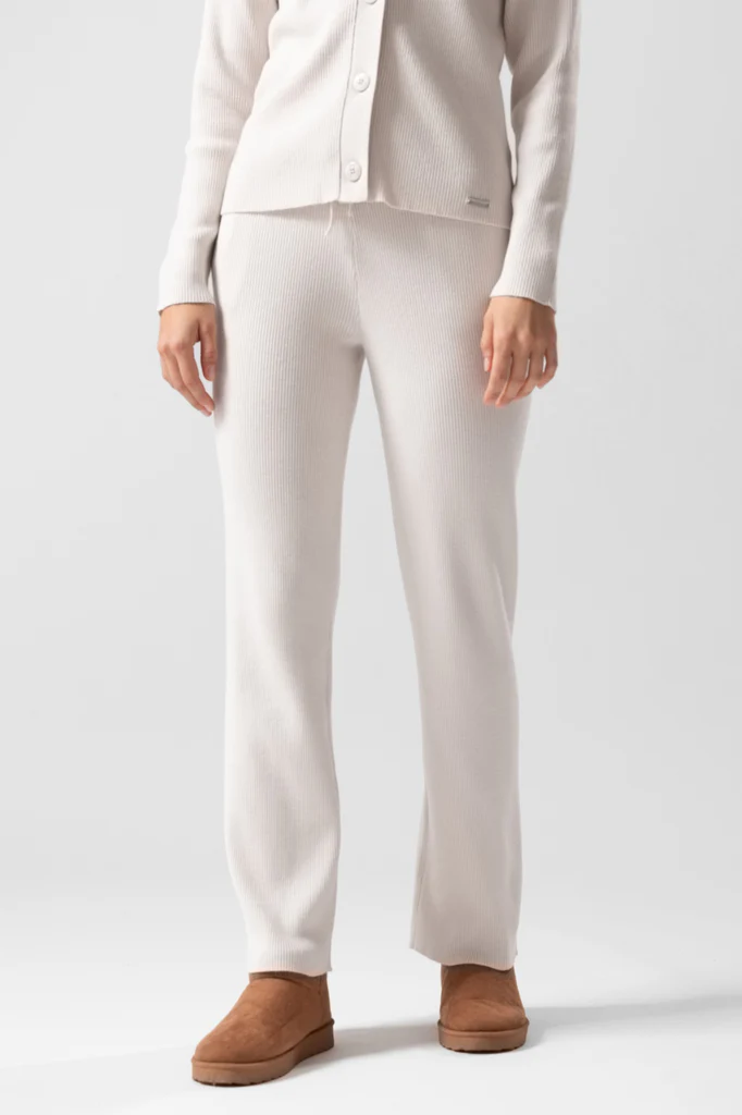 Levi's 511 Slim Fit - Classic dark wash denim jeans with slim, modern fit